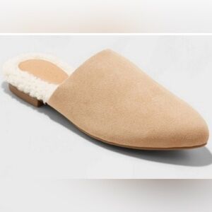 Universal Thread Women's Size 8.5 Tan Easy On Mules with Faux Fur Lining NEW